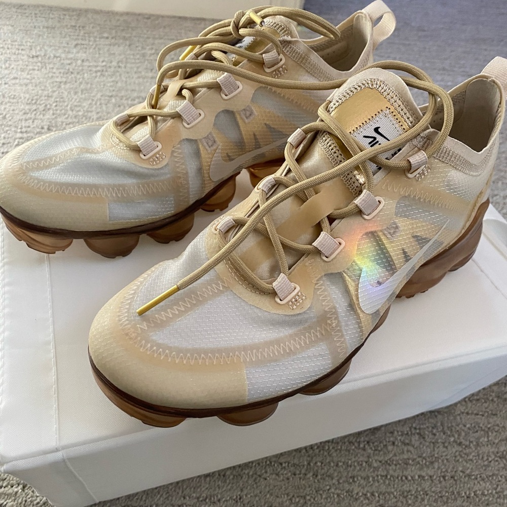 Nike gold vapor max